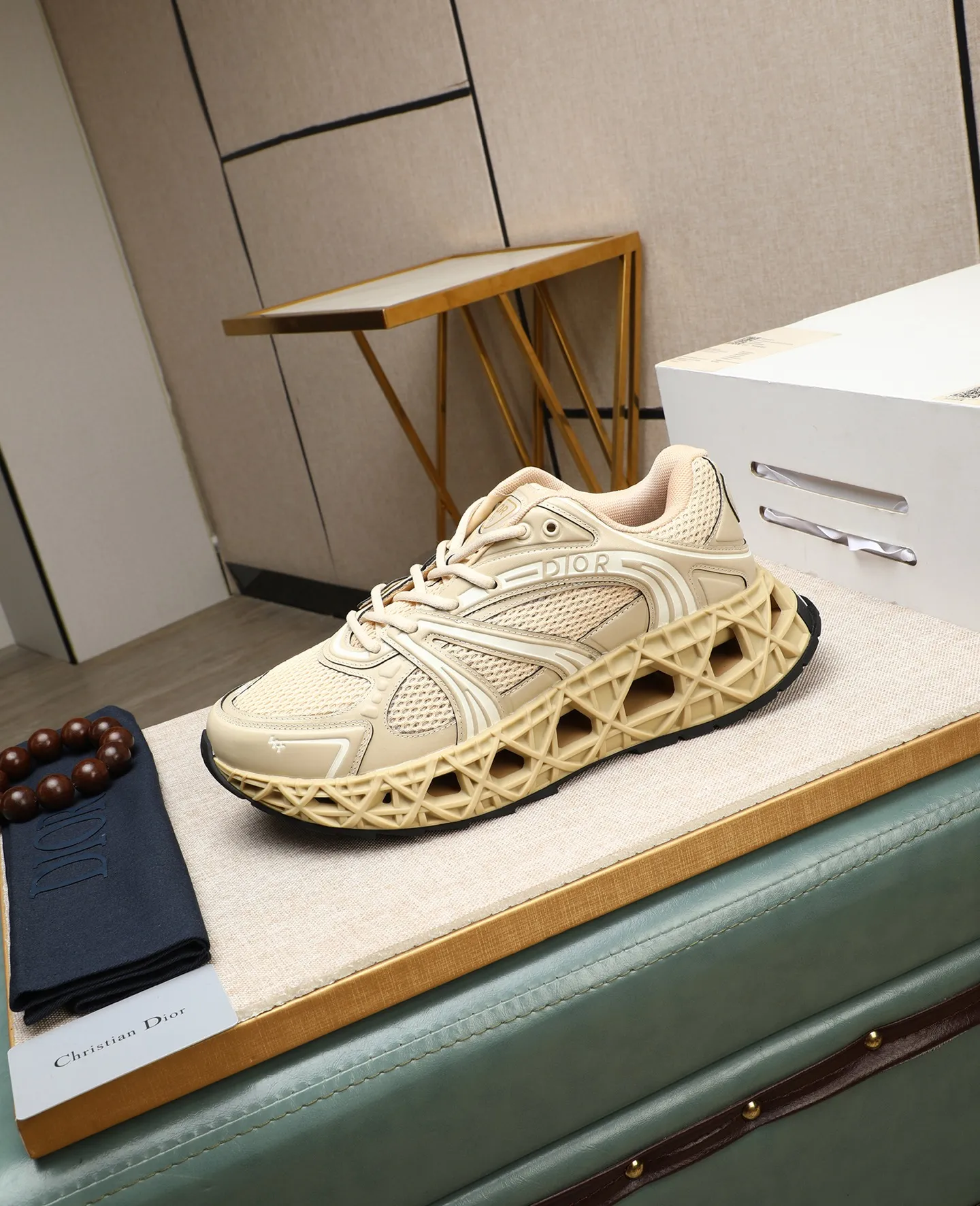 Men's shoes 💰800💰 Men's style 👦🏻Dior Dior B35 High-end quality Original casual sports shoes Upper: special environmentally friendly leather. High-frequency brand totem, brand totem cloth, tongue plastic brand logo, heel high-frequency brand logo Lining: brand canvas Original version: ultra-light TPR·rubber; two-color molded outsole Ultra-high quality control and fine workmanship: High-end, extravagance and class. Size: 39-44 (38, 45, 46, can be customized)…! !
